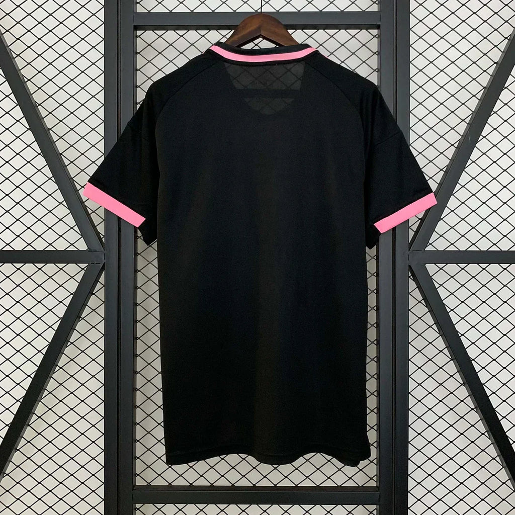 Real Madrid SPECIAL EDITION Trikot Pink - Snake 2025/2026 - 11Dropz